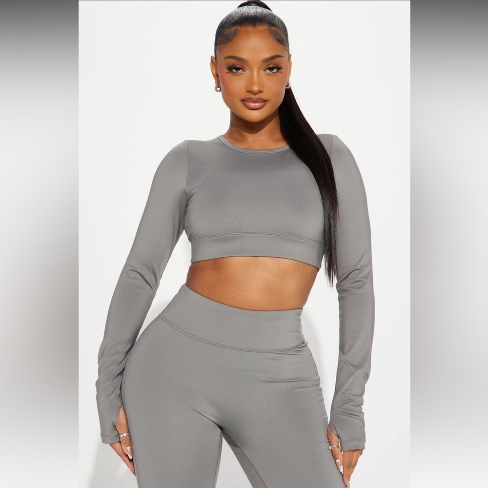 Claudia Womens Elevate Long Sleeve Active Top/Workout Shirt | Color Charcoal|NEW